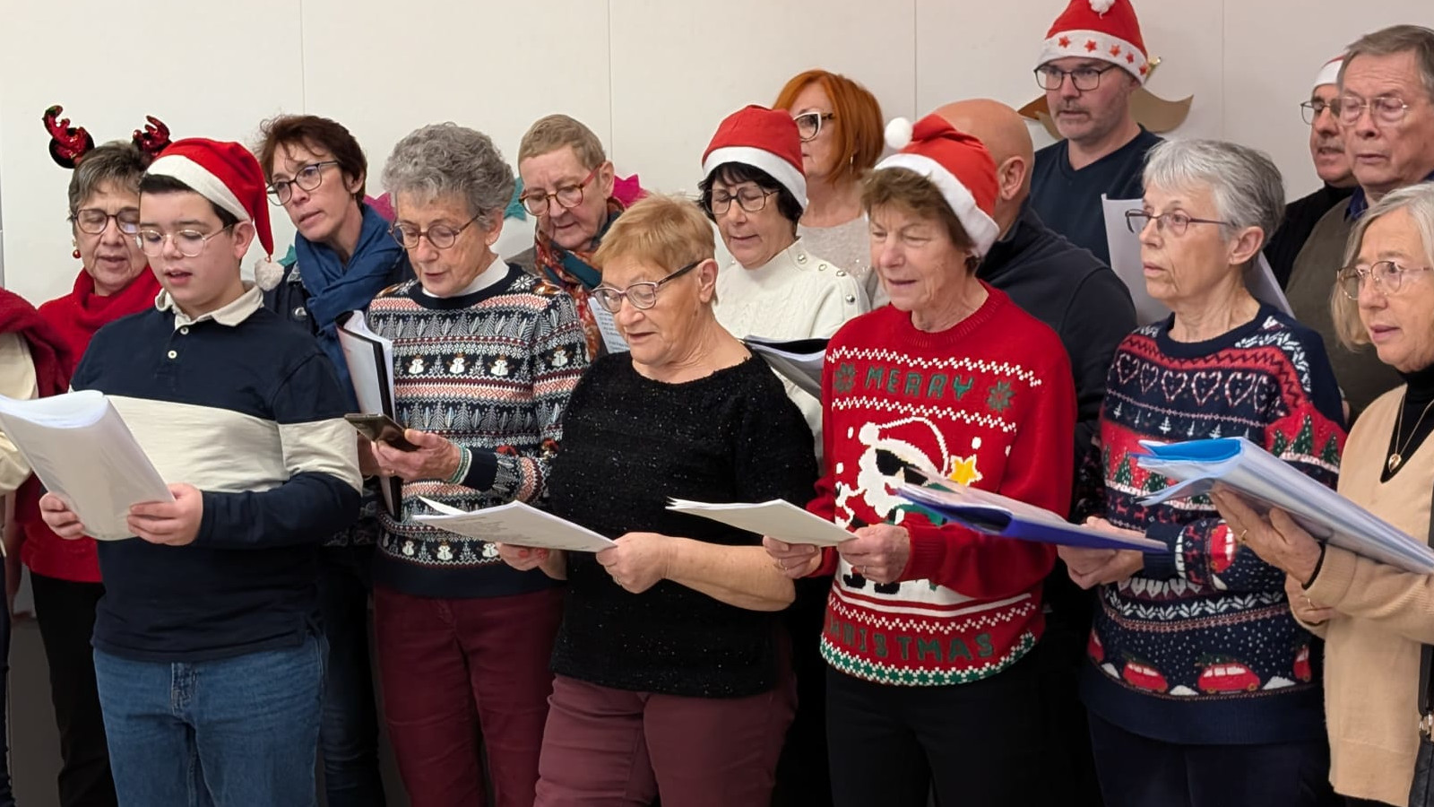 2024-12-0 Salle des Fêtes. Chants de Noël
